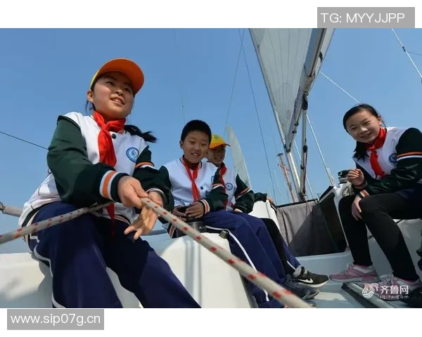 水上运动的多样魅力与健康益处探索：从帆船到冲浪的全方位体验