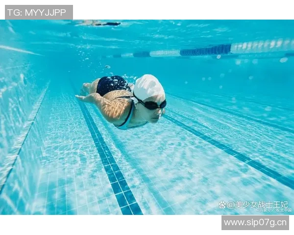 游泳锻炼全身肌肉增强心肺功能助力减压改善睡眠促进身心健康的多重益处